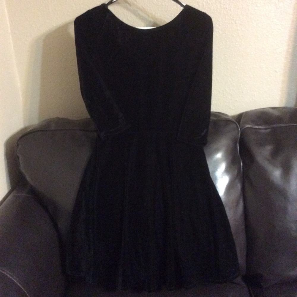 Jr  Black Velvet 3 Quarter Length Sleeve Dress XS